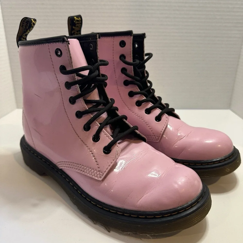 DR DOC MARTENS Girls Pink Boots Shoe‎ 26601J Patent Leather Youth Sz 4M Us 5 L
